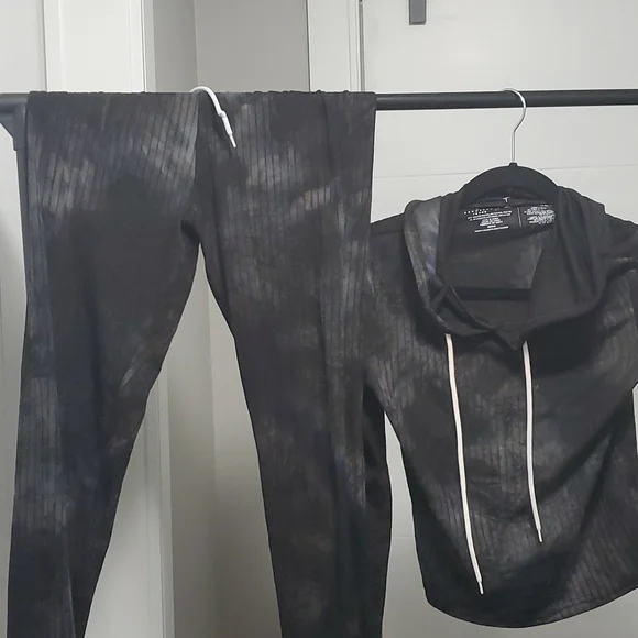 Tracksuit - Picture 1 of 1